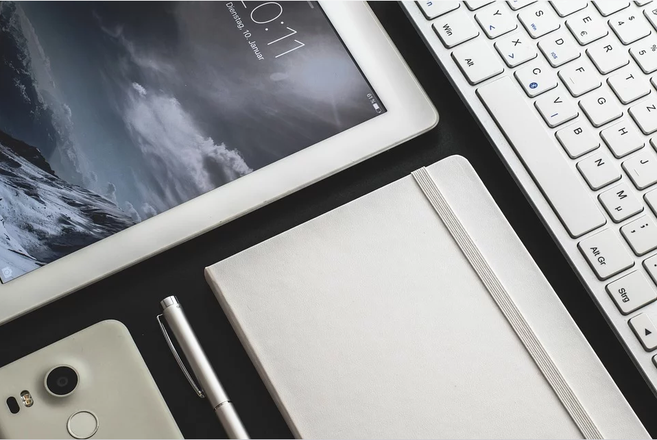 Von Laptop bis Schreibblock – welche Alternative ist für welches Studium am besten geeignet?